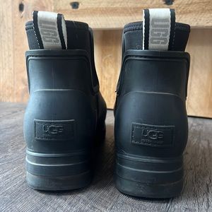 UGG droplet boots